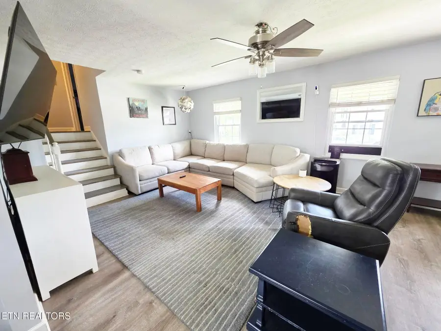 719 Mountain View Ave, Maryville, TN 37803 - #2