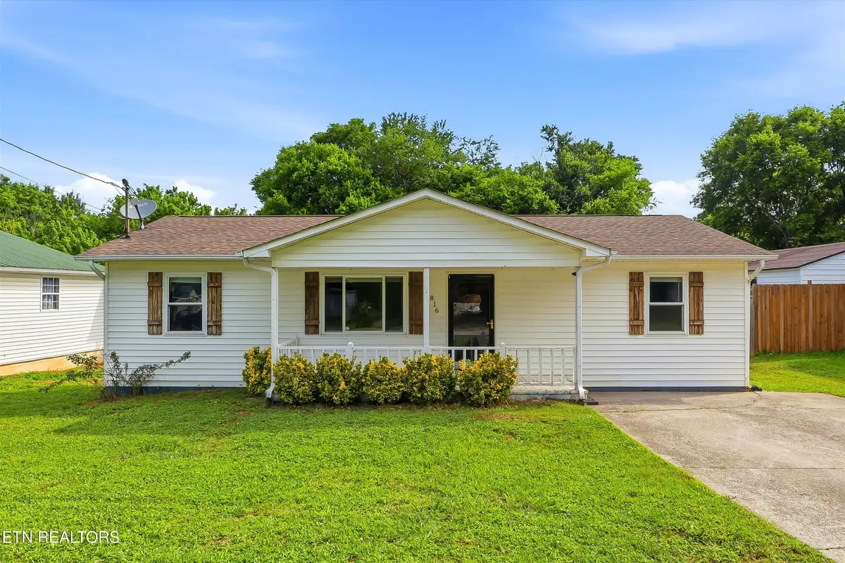 816 Pershing St, Maryville, TN 37801 - #1