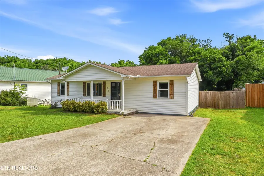 816 Pershing St, Maryville, TN 37801 - #3