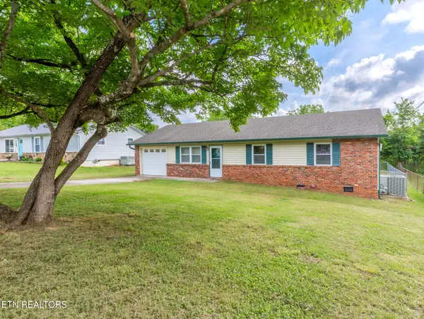 5808 Mondale Rd, Knoxville, TN 37912