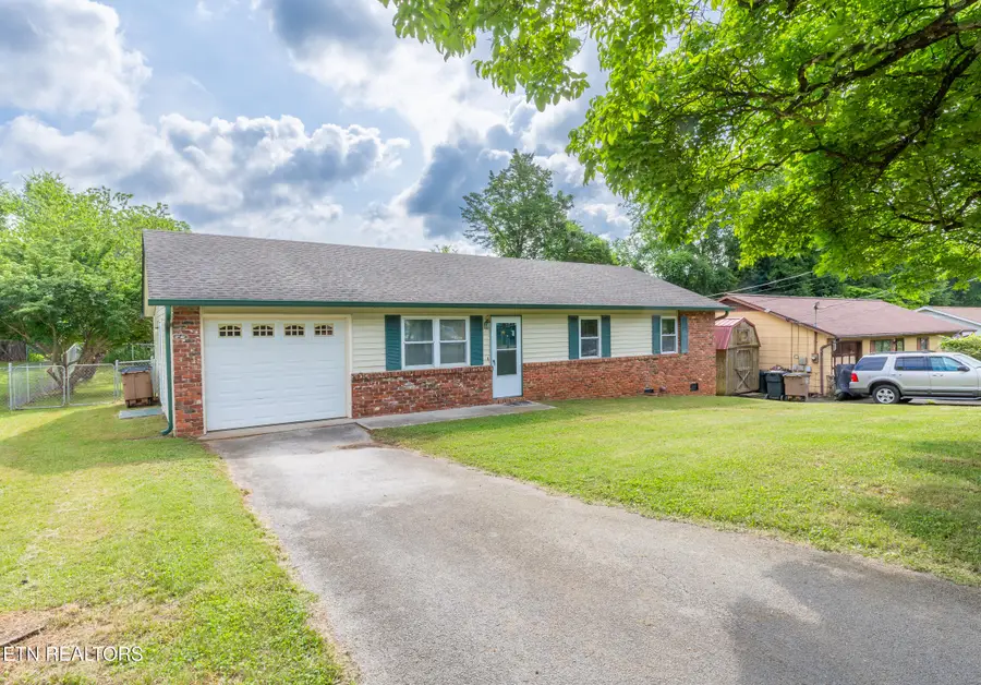 5808 Mondale Rd, Knoxville, TN 37912 - #2