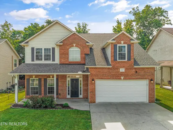 1620 Spring Oak Lane, Lenoir City, TN 37772