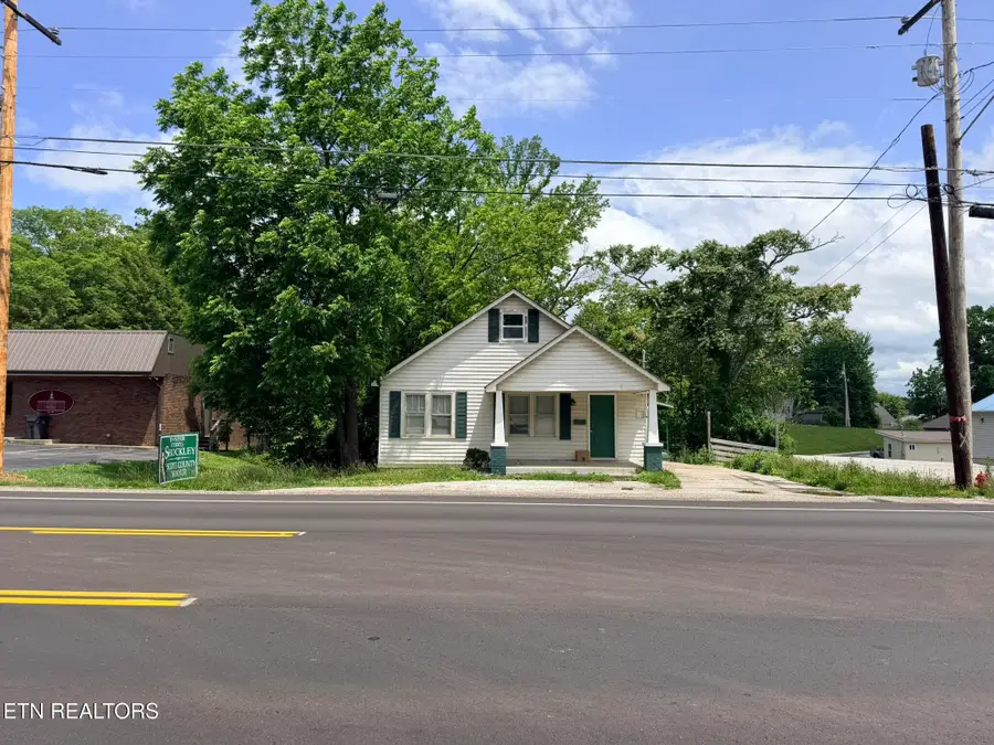 18700 Alberta St, Oneida, TN 37841 - #2