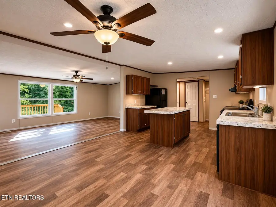 600 W 7th Ave, Lenoir City, TN 37771 - #2