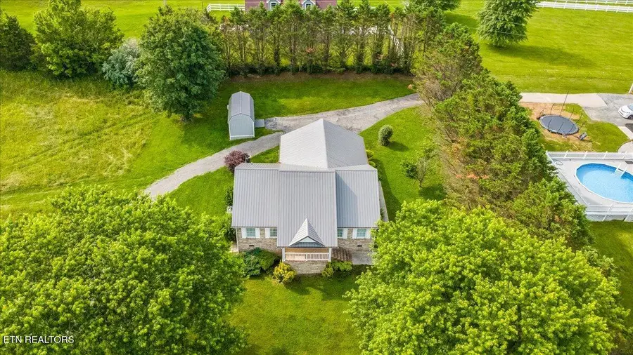 819 Island Ford Rd, Jacksboro, TN 37757 - #3