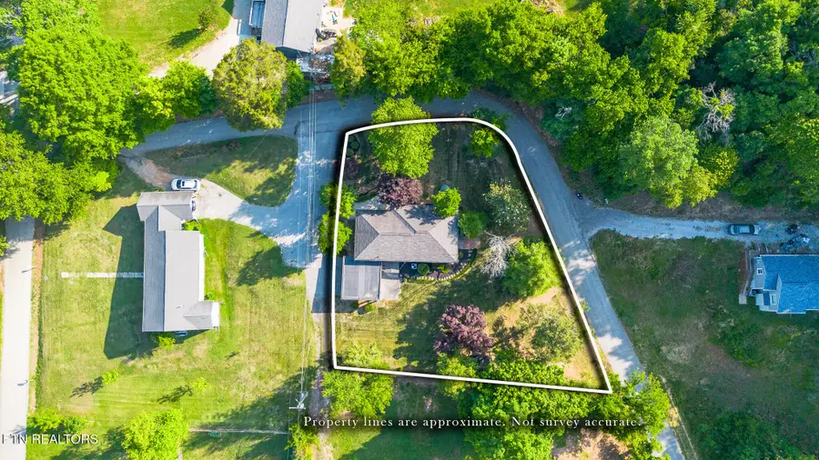 617 Mill St, Kingston, TN 37763 - #2
