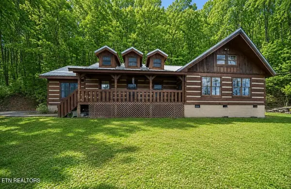 830 Sleepy Hollow Rd, Gatlinburg, TN 37738