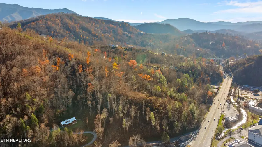 830 Sleepy Hollow Rd, Gatlinburg, TN 37738 - #3