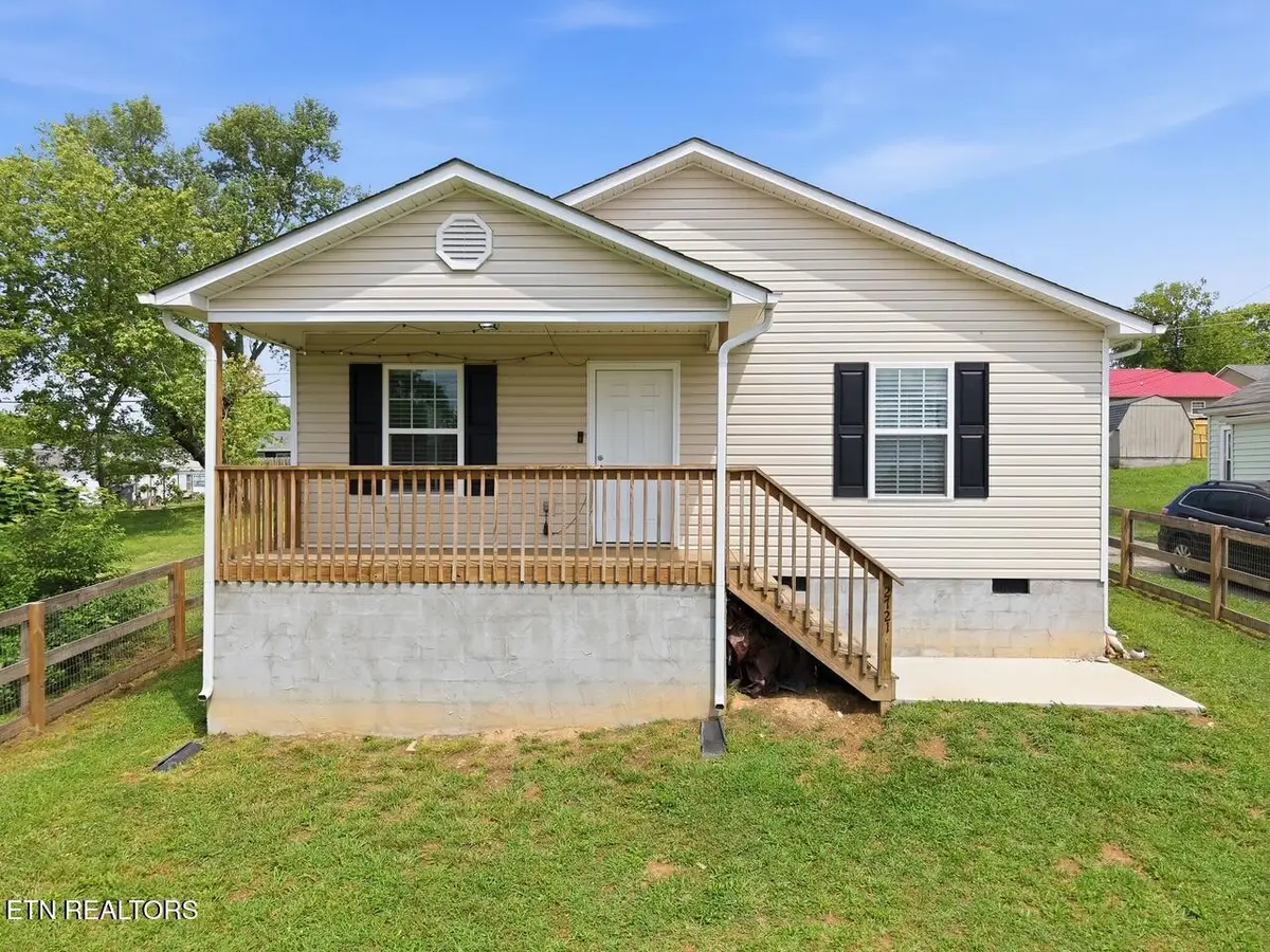 2721 Carson Ave, Knoxville, TN 37917 - #1