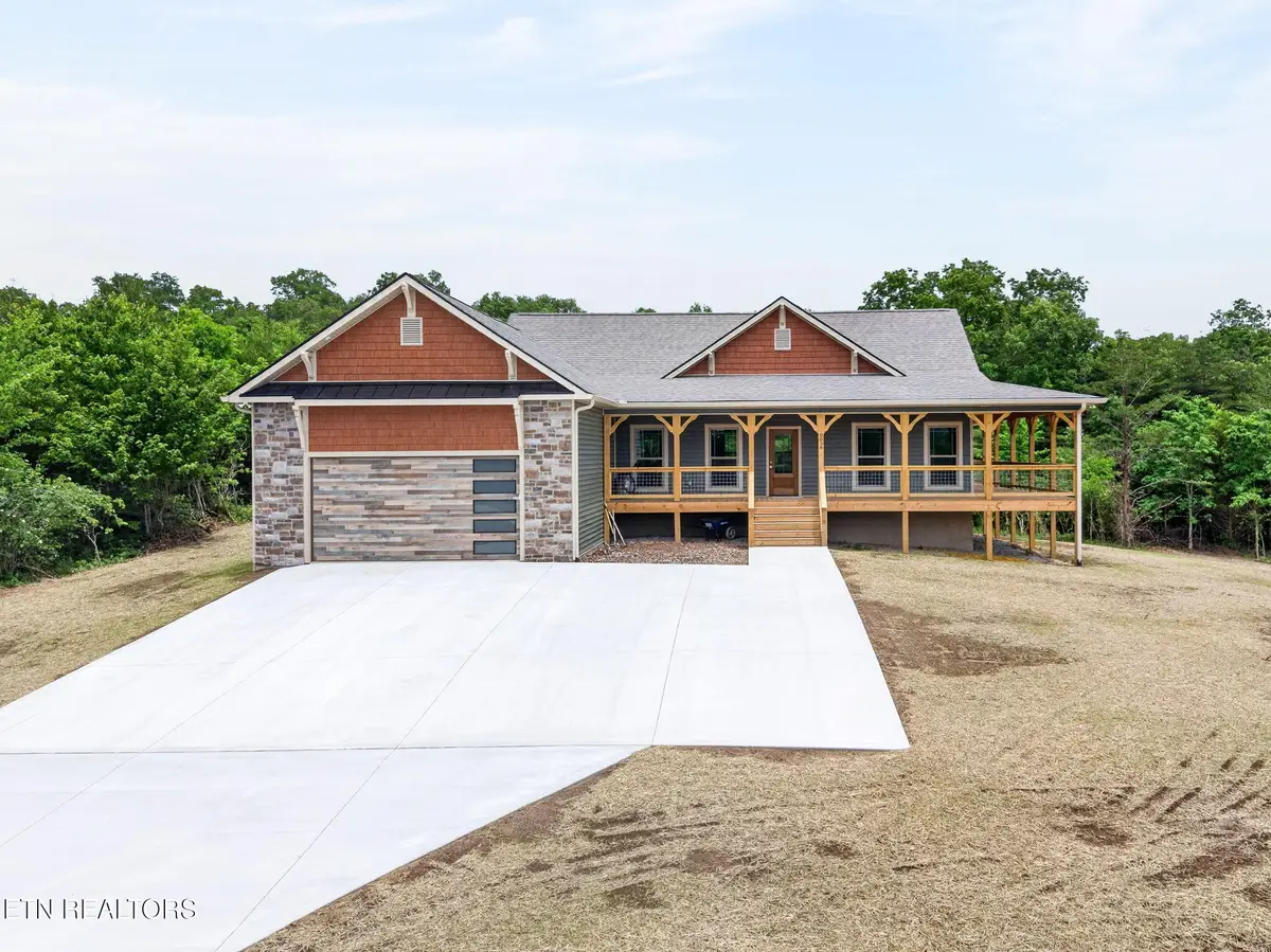 8036 Hebbertsburg Rd, Crab Orchard, TN 37723 - #1