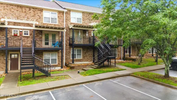 1121 Tree Top Way, Knoxville, TN 37920