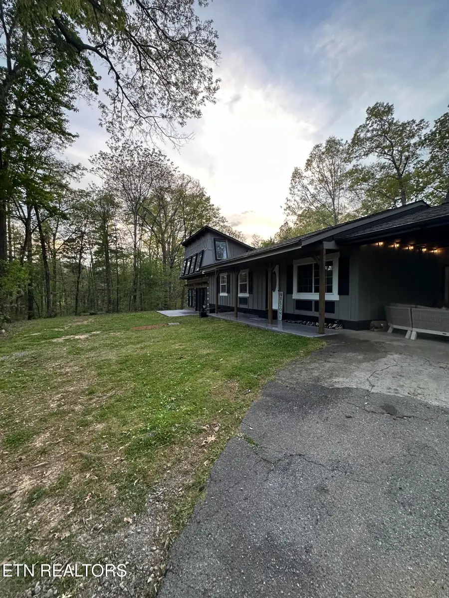 381 Fox Cemetery Rd, Sevierville, TN 37876 - #2