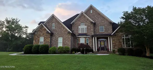 1040 Smith Valley Rd, Lenoir City, TN 37772