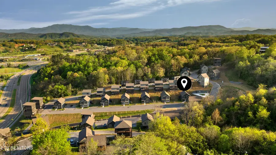 1654 Veterans Blvd #UNIT 7, Sevierville, TN 37862 - #2