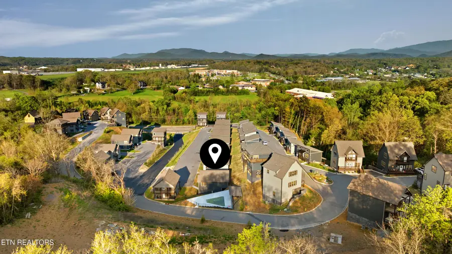 1654 Veterans Blvd #UNIT 7, Sevierville, TN 37862 - #3