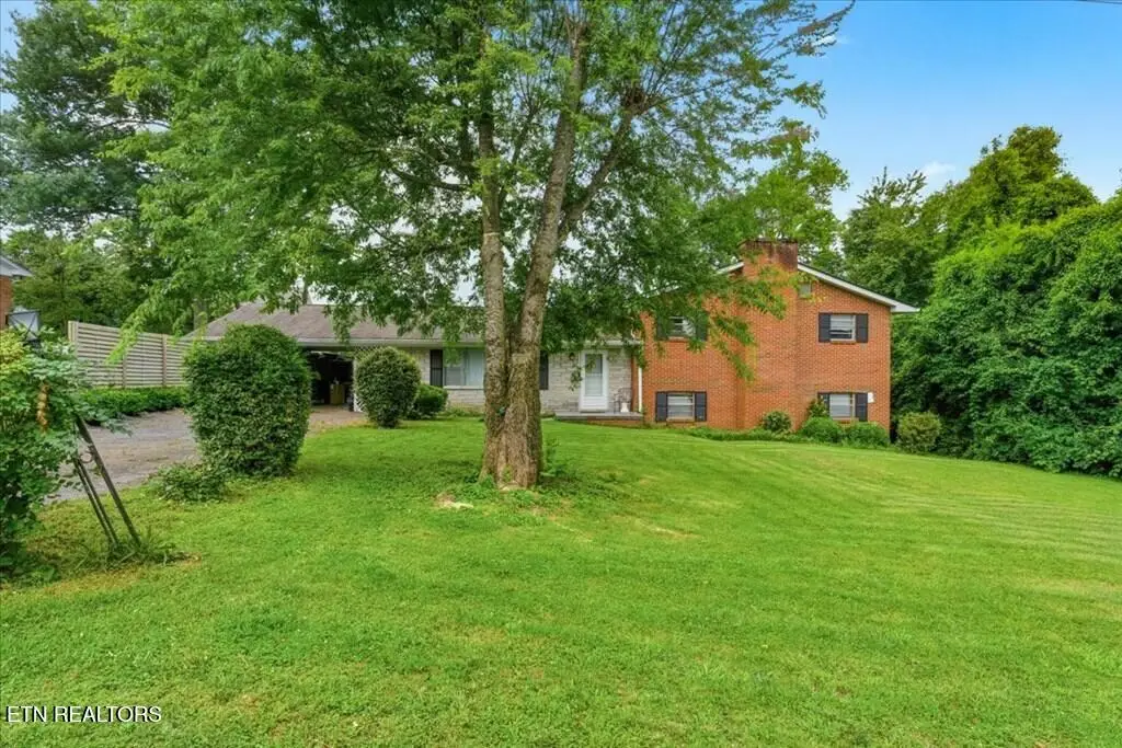 1061 S Linden Drive, Alcoa, TN 37701 - #1