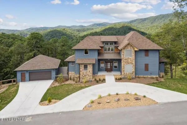 3142 Smoky Bluff Tr, Sevierville, TN 37862