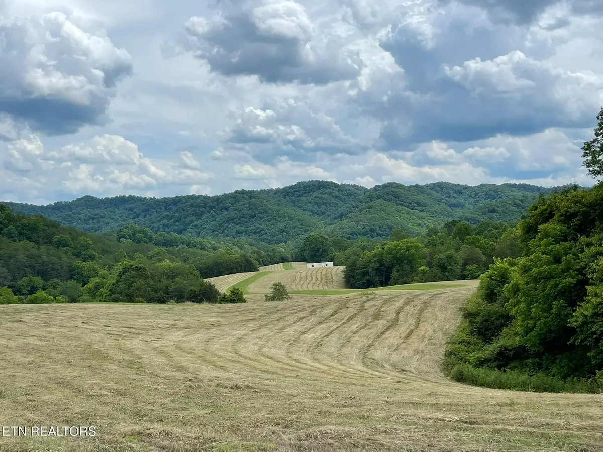 6948 Tazewell Hwy, Sneedville, TN 37869 - #1