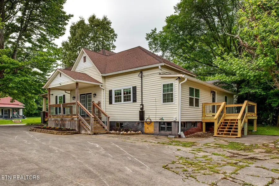 327 Ohio Ave, Etowah, TN 37331 - #3