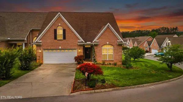 1079 Creekside Village Way, Seymour, TN 37865