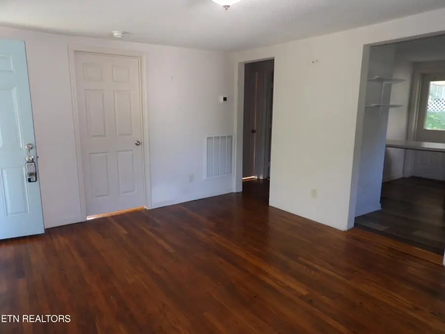 332 Cleveland St, Crossville, TN 38555 - #3