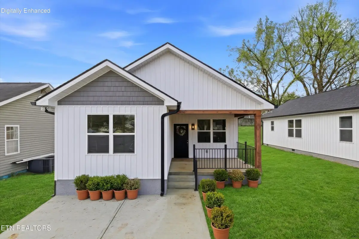 818 W Anderson Ave, Knoxville, TN 37921 - #1