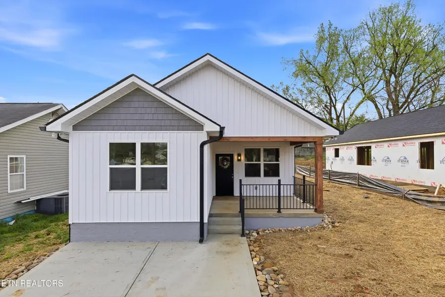 818 W Anderson Ave, Knoxville, TN 37921 - #2