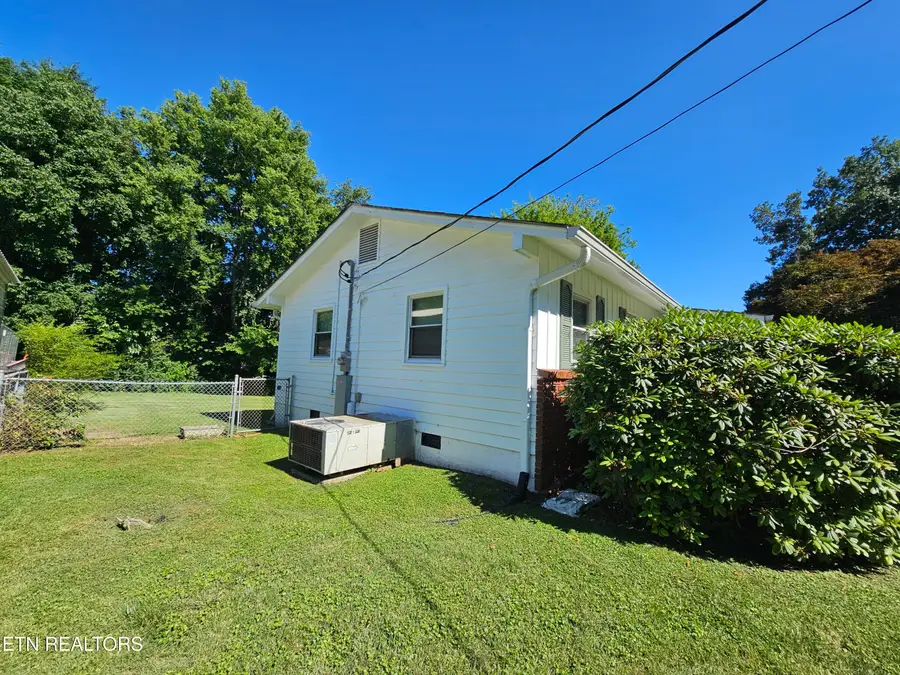 3204 Hazelwood Rd, Knoxville, TN 37921 - #2