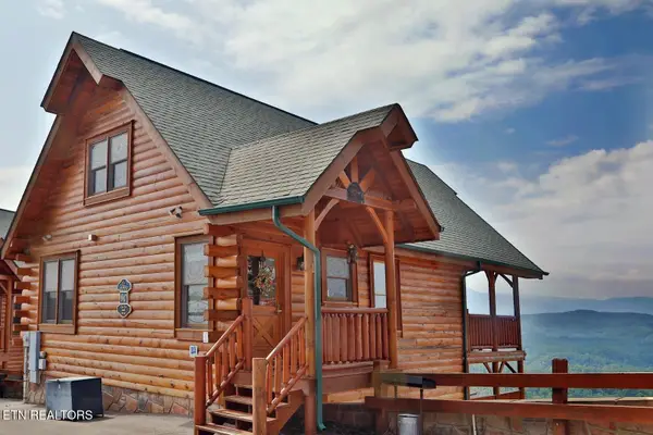 2212 Towering Hemlock Drive, Sevierville, TN 37876