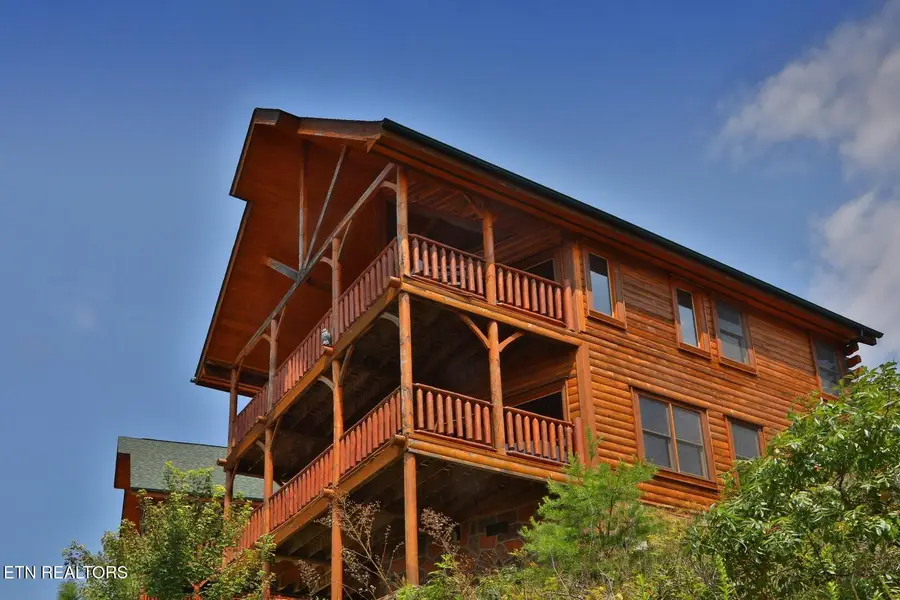 2212 Towering Hemlock Drive, Sevierville, TN 37876 - #2