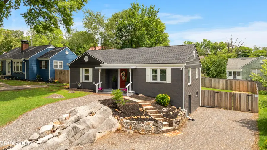 210 Juniper Ave, Alcoa, TN 37701 - #3
