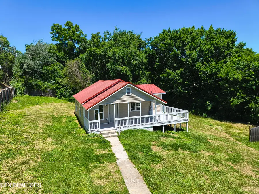 6915 Wood Rd, Corryton, TN 37721 - #2