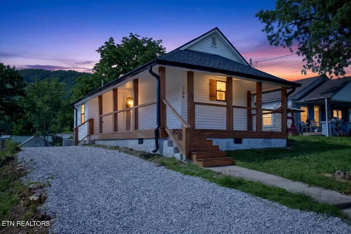 709 E Ash St, Lafollette, TN 37766 - #1