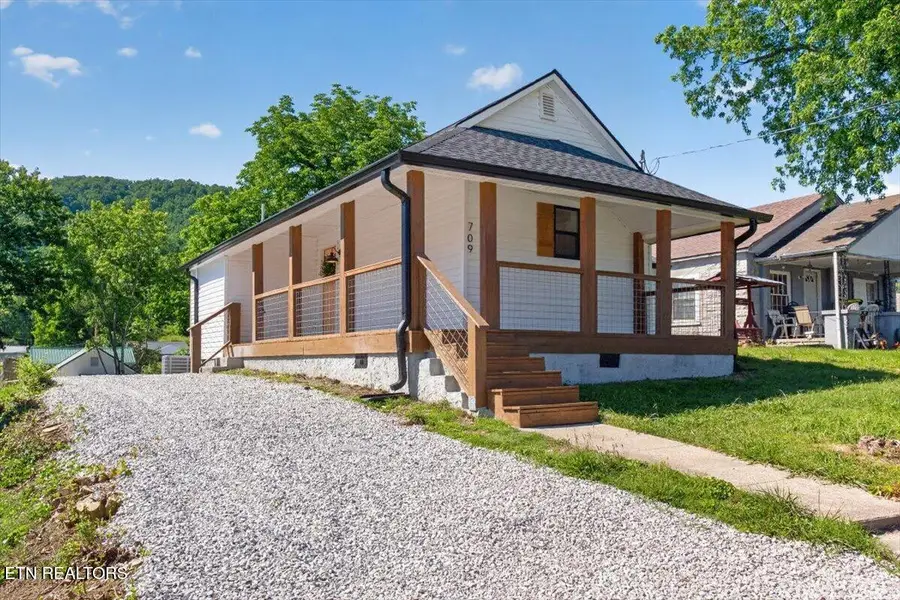 709 E Ash St, Lafollette, TN 37766 - #2
