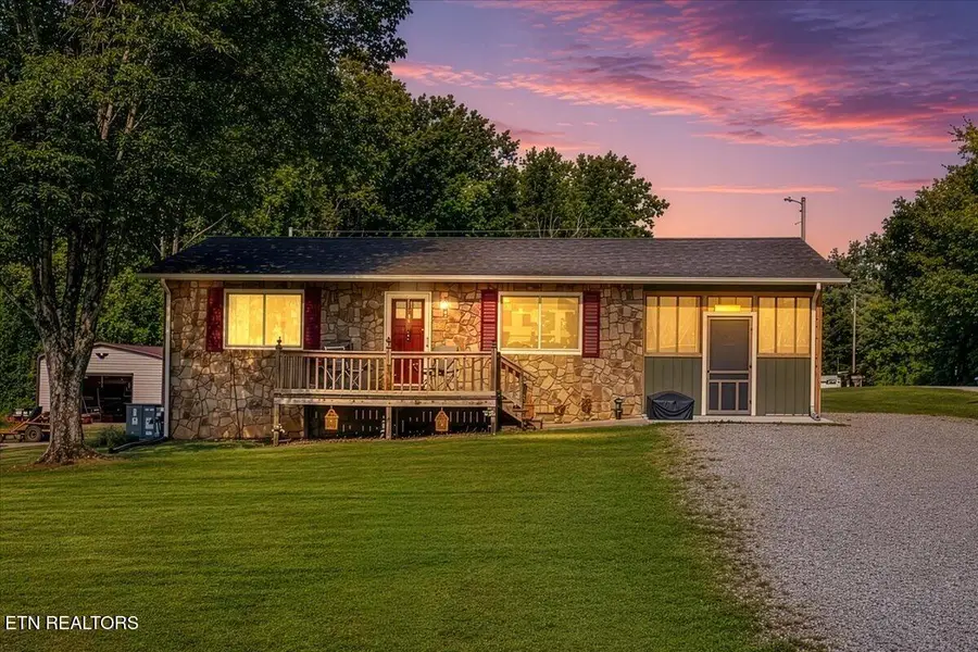 316 N Iowa Ave, Etowah, TN 37331 - #2