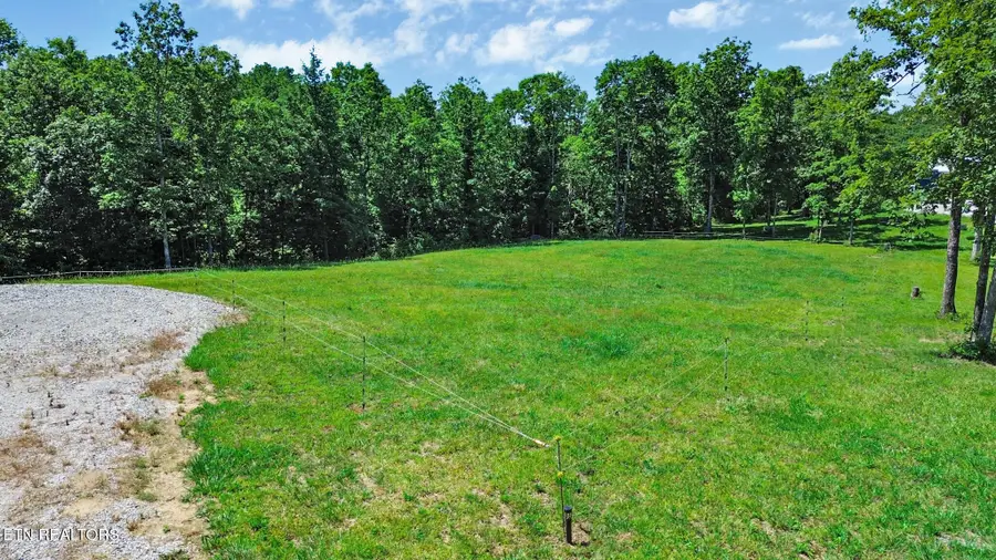 757 Rockview Rd, Jamestown, TN 38556 - #3