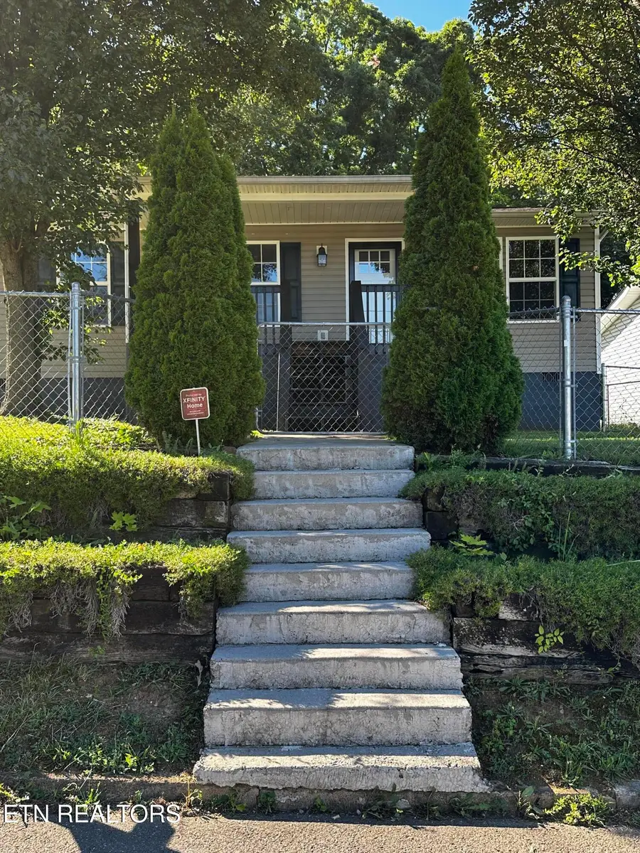 2006 Mccroskey Ave, Knoxville, TN 37917 - #3