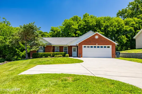 4112 Riverstone Lane, Knoxville, TN 37918
