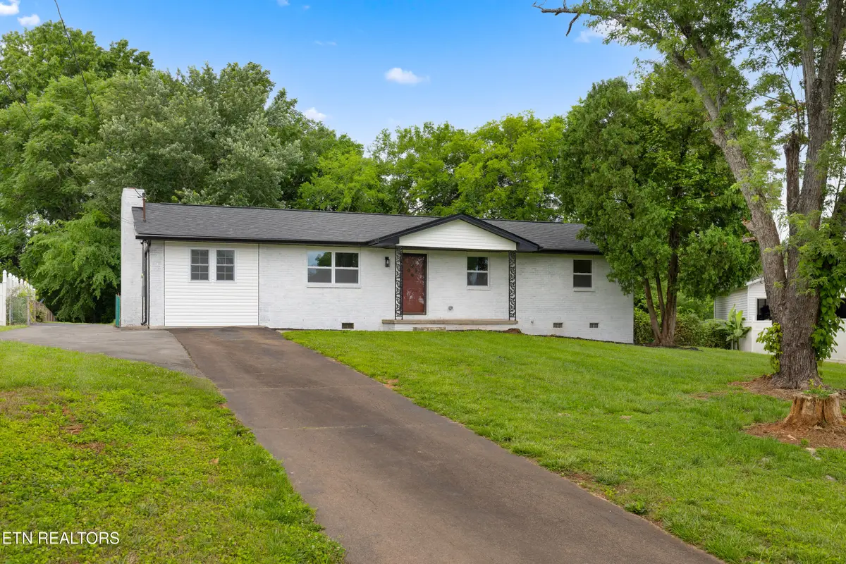 137 Amesbury Rd, Knoxville, TN 37934 - #1