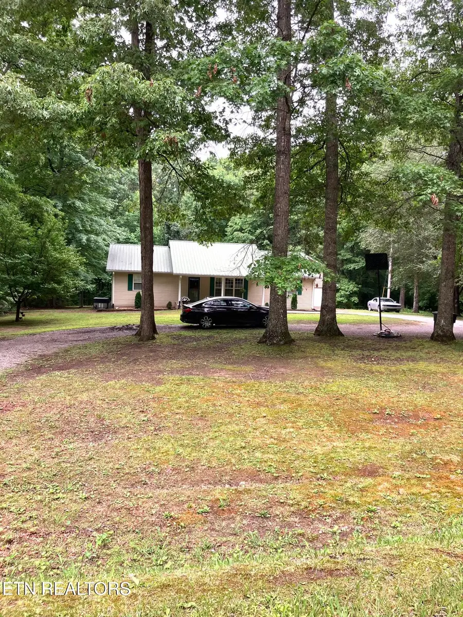 2712 Tinchtown Rd, Jamestown, TN 38556 - #2
