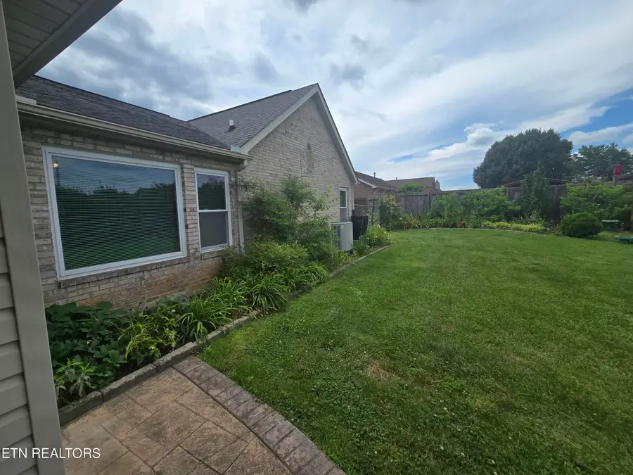7228 Ghiradelli Rd, Knoxville, TN 37918 - #3