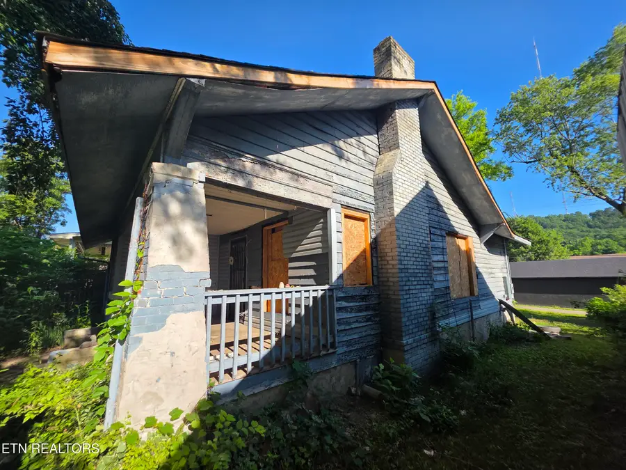 529 Cedar Ave, Knoxville, TN 37917 - #2