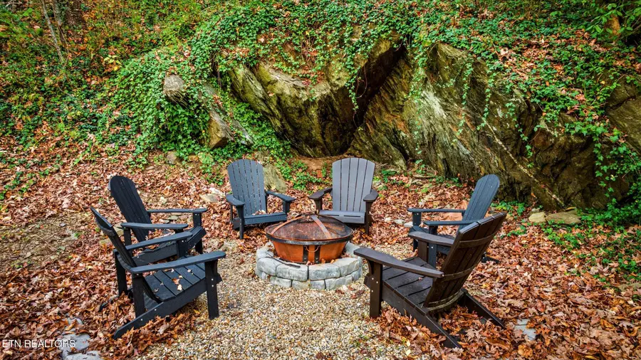 5337 Pittman Center Rd, Sevierville, TN 37876 - #2