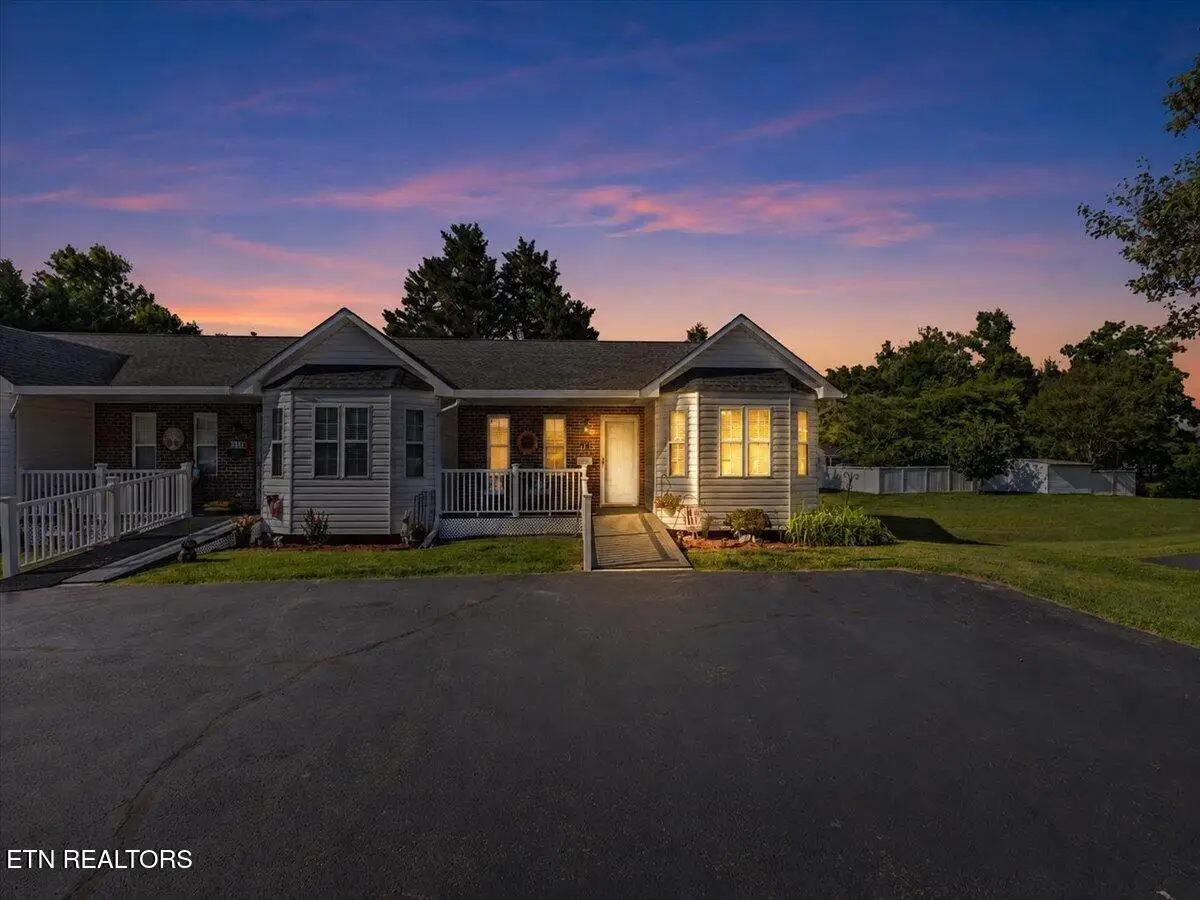 621 Race St, Elizabethton, TN 37643 - #1