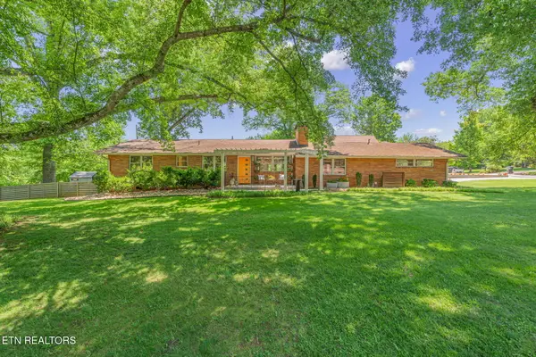 7121 Downing Drive, Knoxville, TN 37909