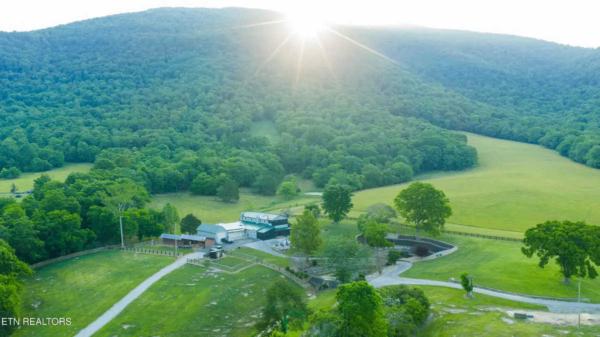 979 Wilson Cemetery Rd, Pikeville, TN 37367 - #1