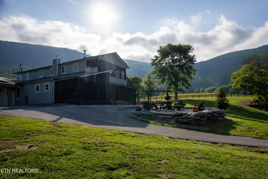 979 Wilson Cemetery Rd, Pikeville, TN 37367 - #2