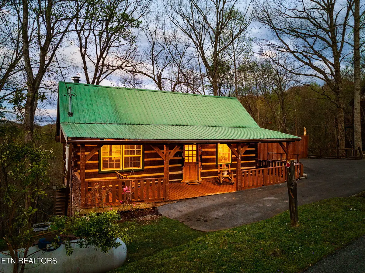 817 Ridgefield Drive, Sevierville, TN 37876 - #1