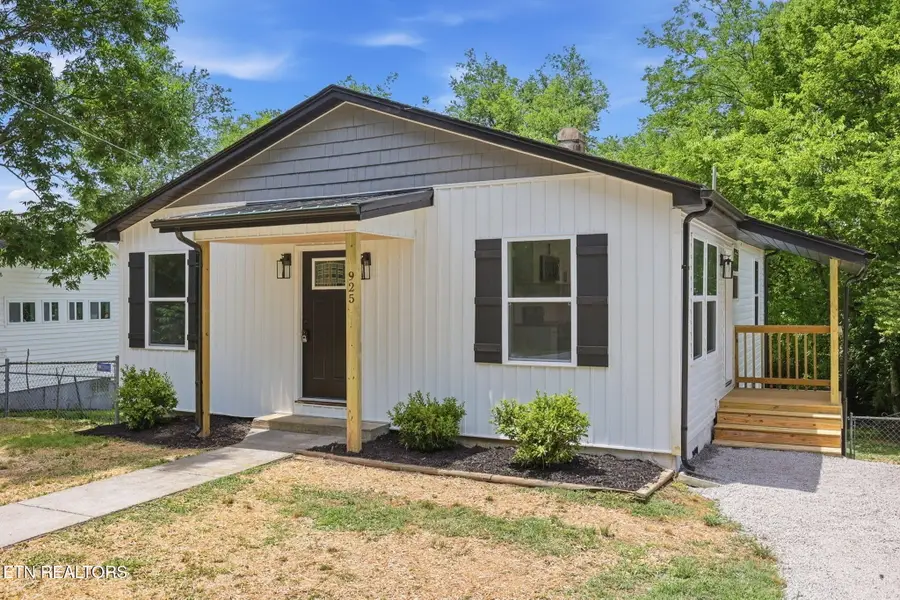 925 Cherokee St, Maryville, TN 37804 - #3