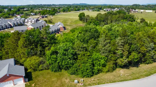 3010 Masters Lane, Knoxville, TN 37918